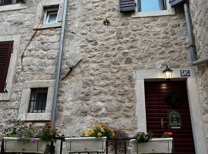 Puerta Apartments